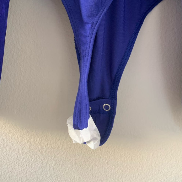 EXPRESS Satin Jacquard Tie Front Thong Bodysuit - Picture 10 of 11